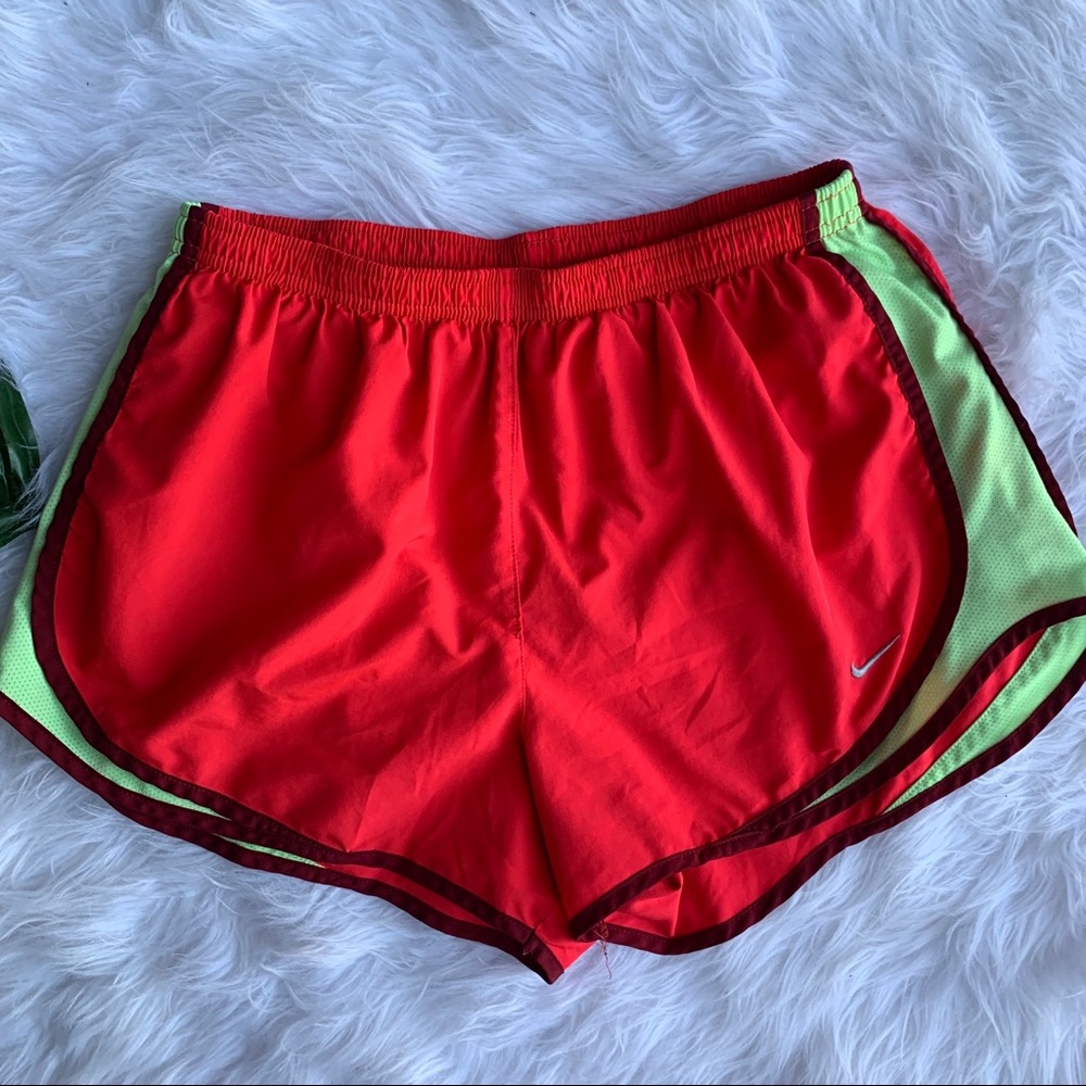 👻🎃 Nike tempo drifit shorts